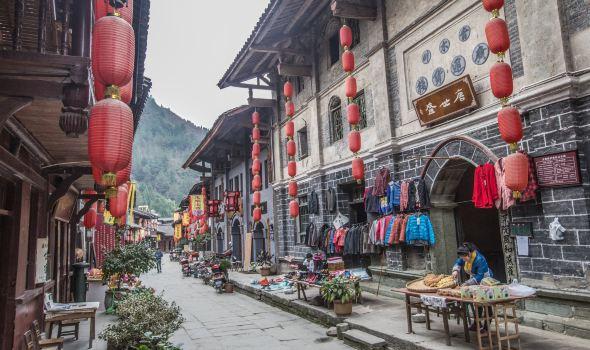 人工智能大模型企业已达8家，上海该如何提升产业竞争力？